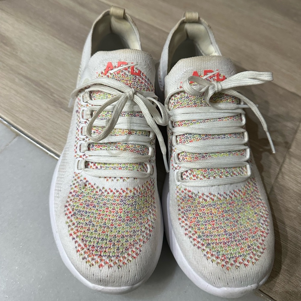 Apl - Size 7 Used Tech Loom Breeze - image 2